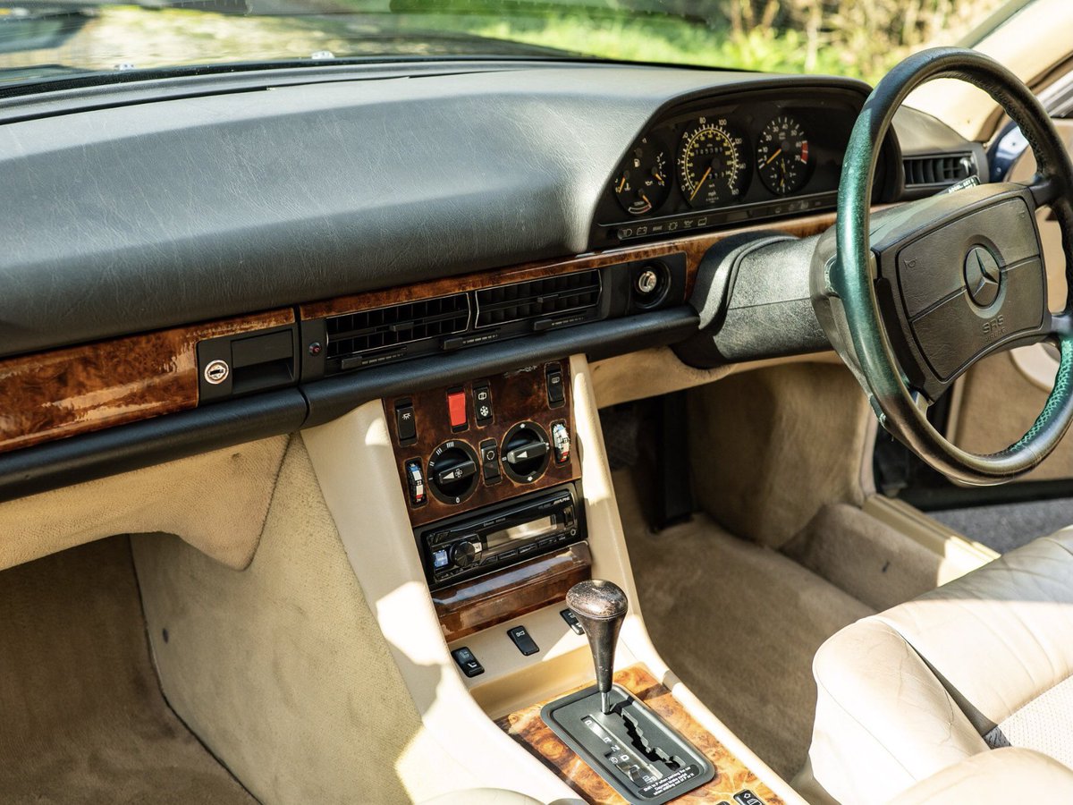 gsmales's tweet image. Thursday’s classic spot is this glorious 1990 C126 Mercedes 500 SEC. Finished in a rare Pine Green, this is the pinnacle of the peak-Mercedes era. This one needs a little TLC to the interior, but the quality just oozes from the screen.

#Mercedes #MercedesBenz #ClassicCars #1990s