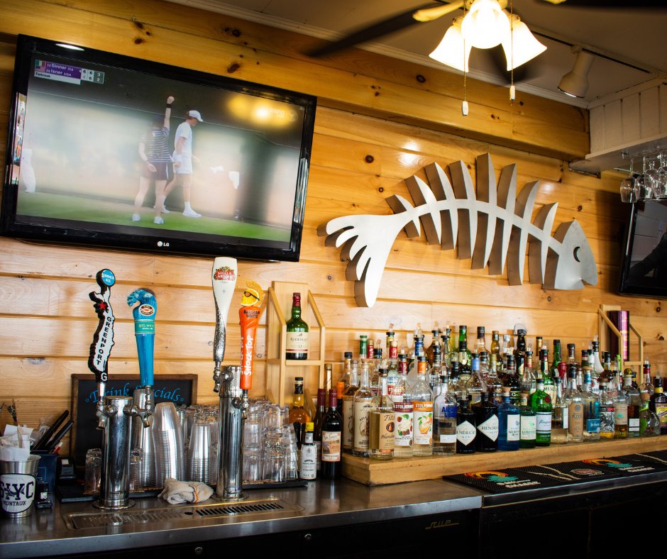 StarIslandLI's tweet photo. The Star Island Grill will be opening soon and we’re excited to welcome everyone back for another season by the water!🍴

#StarIslandGrill #WaterfrontDining #MontaukEats #OutdoorDining #SeasonOpening #MarinaRestaurant https://t.co/UVptMtIVmE