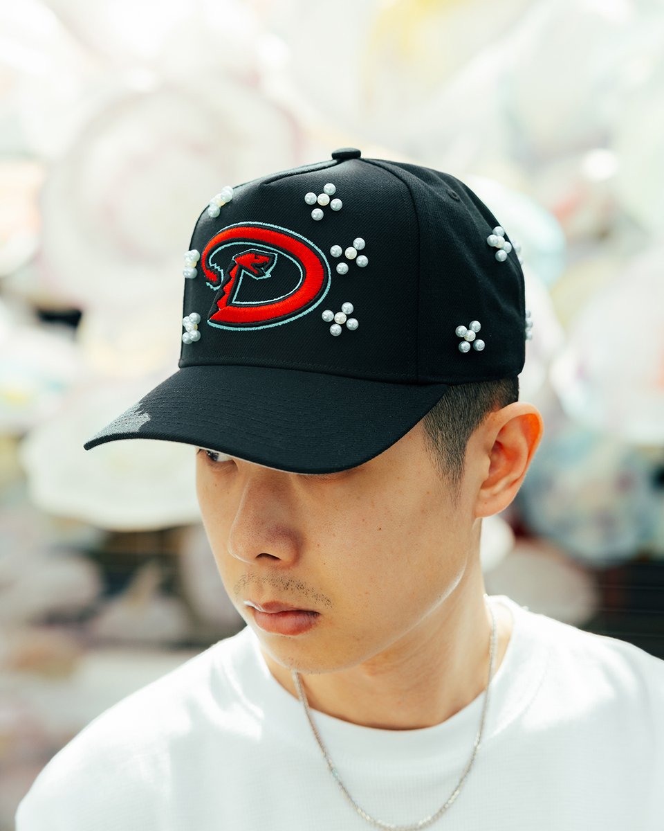 DTLRVILLA's tweet photo. A style you don't want to miss! The #MitchellandNess Beaded Pro Pinch Snapback Hats are available in-store and online. 

Link to Mitchell &amp; Ness: https://t.co/tdf0bzvu0Q https://t.co/r7qkdoU72o