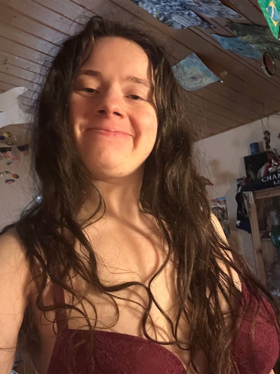 sarahsoehlmann's tweet image. Two selfies on top only with bra Incl. a picture #Selfie