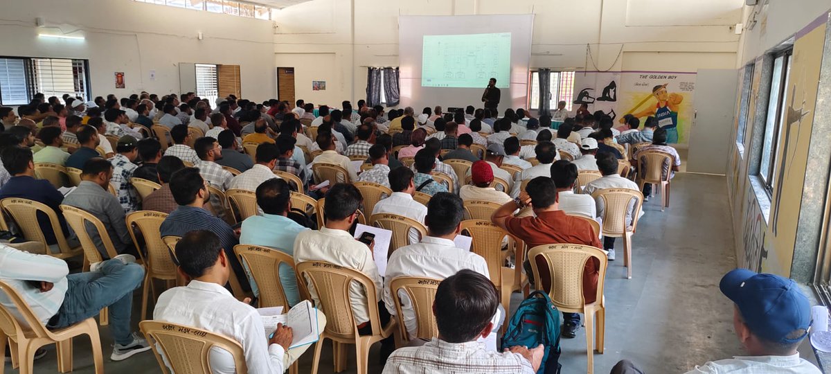 sdmlathi's tweet photo. આજરોજ તાલુકા શાળા ખાતે અત્રેનાં અઘ્યક્ષસ્થાને તાલુકા/જિલ્લા ૫ંચાયત સામાન્ય ચૂંટણી-ર૦ર૬ અન્વયે ઝોનલ ઓફીસર, પ્રિસાઇડીંગ/પોલીંગ ઓફીસર-૧ તેમજ મહિલા પોલીંગ ઓફીસર ની તાલીમ યોજવામાં આવેલ.આ તાલીમમાં ચૂંટણીલક્ષી માર્ગદર્શન આપવામાં આવ્યુ.
@CEOGujarat
@dydeoamr 
@Infoamreligog 
@ddoamreli https://t.co/mGhjXTKDne
