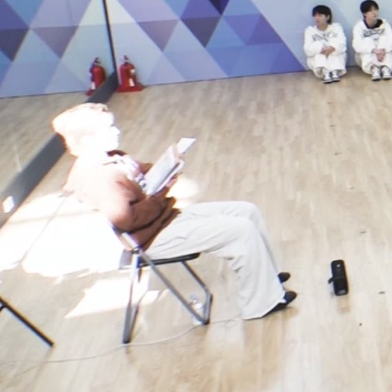 蘭 tweet media