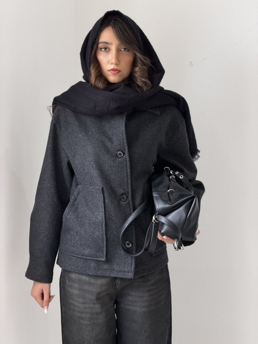 لی لا tweet media