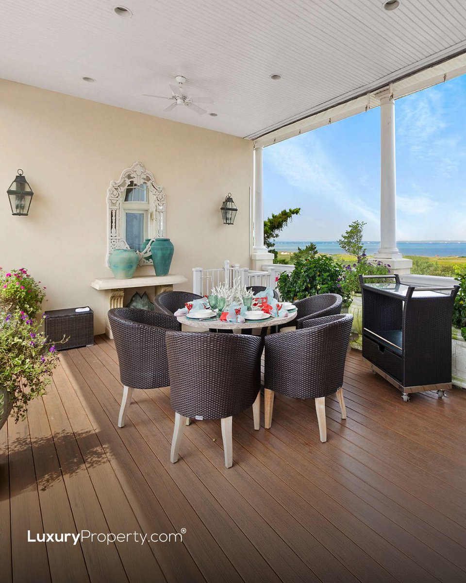 Oceanfront elegance in the Hamptons. Southampton villa with 7 beds, private pool &amp; stunning views. Wake to waves, unwind on the terrace, and enjoy true coastal luxury on Meadow Lane.

Discover more: luxuryproperty.com/buy/7-bedroom-…

#HamptonsLiving #LuxuryRealEstate  #LuxuryLifestyle