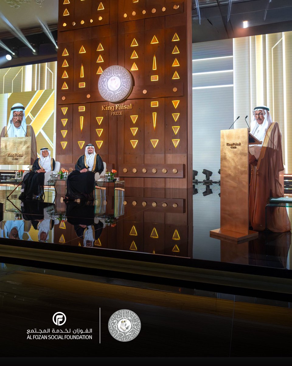 كلمة الشيخ عبداللطيف الفوزان في حفل جائزة الملك فيصل وبحضور القيادة..

حملت معاني الشكر وجسدت عمق الامتنان لتكريمٍ يتوّج مسيرة العطاء في خدمة الدين والوطن.