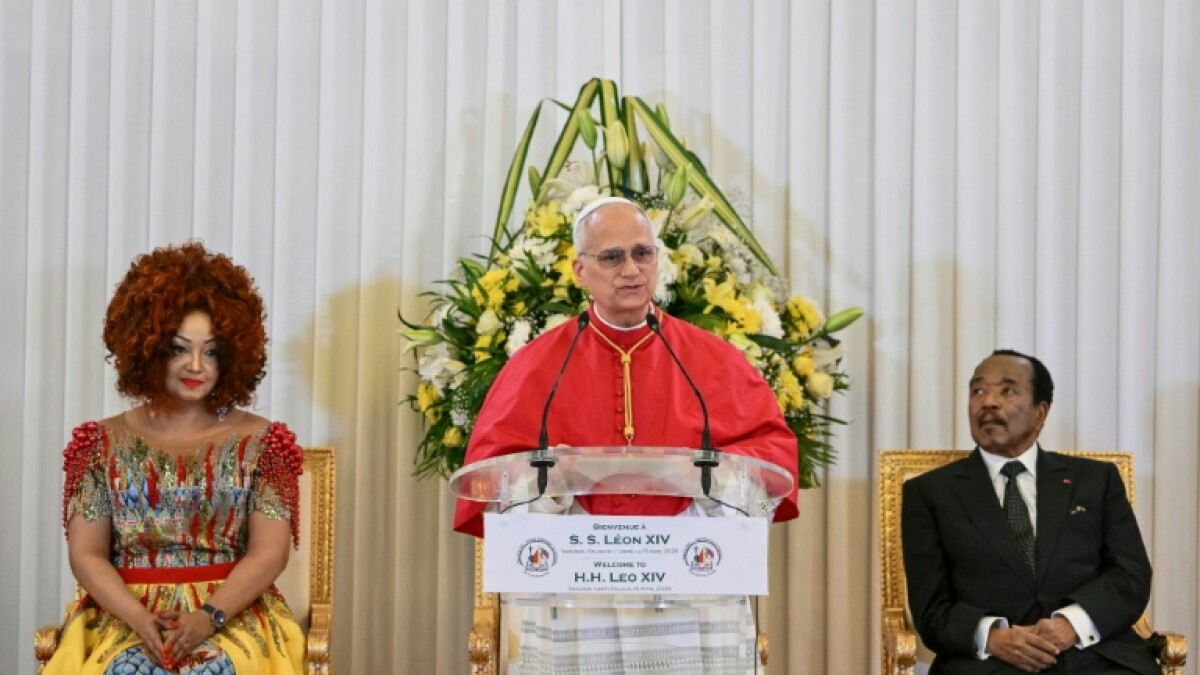 CapitalFMUganda's tweet image. Pope Leo XIV has urged Cameroon to root out corruption, saying it weakens authority and undermines peace.

#CapitalFM #NewsUpdates