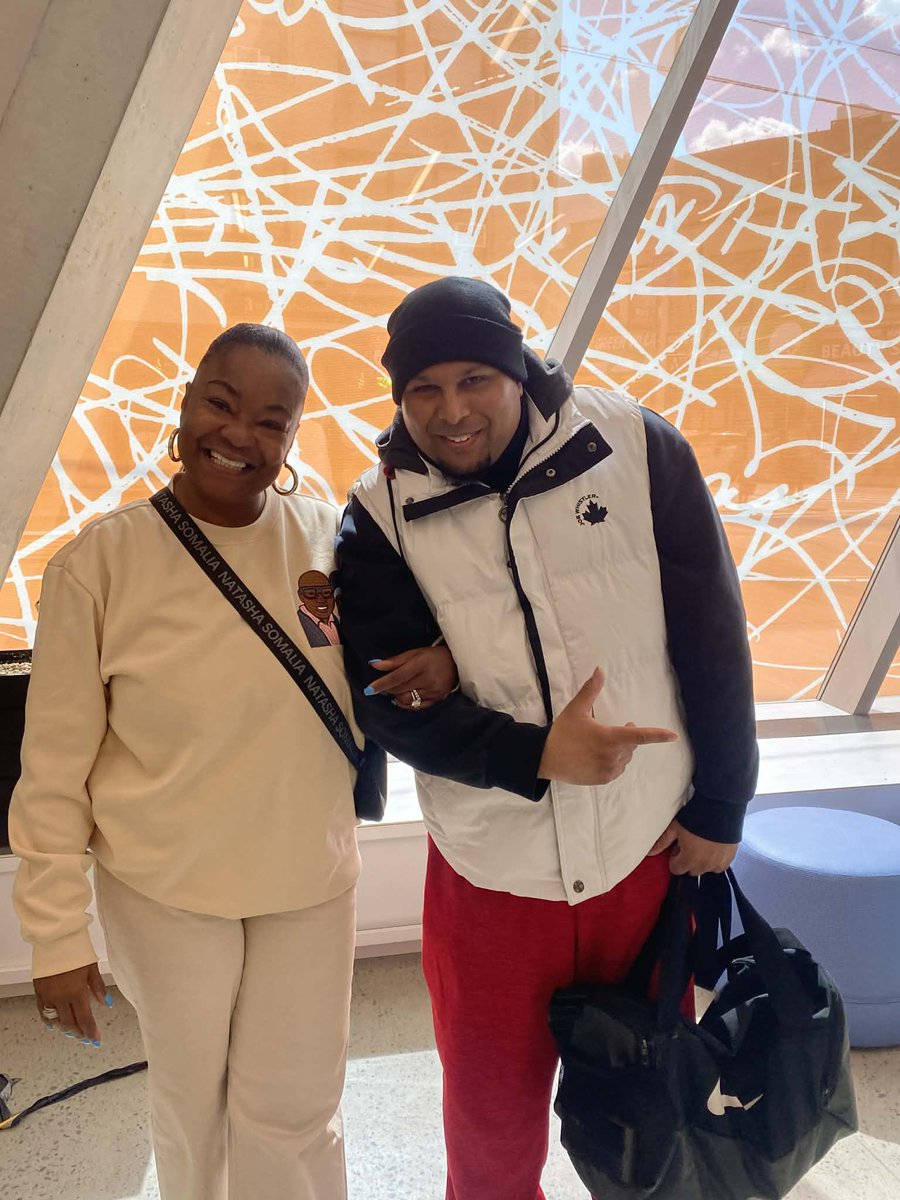 LachDass's tweet photo. @TechieBunny What a blessing meeting #RoxanneShontae 📸😁❤️ https://t.co/pMsB9YTagm