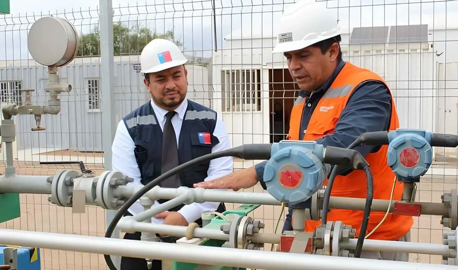 fuelcellsworks's tweet image. Chile pilots 10% #greenhydrogen in residential gas networks in La Serena &amp;amp; Coquimbo, reaching 4,600 homes. Target: 20% by 2026 and 340 tons less CO2/year. 

#HydrogenNow #EnergyTransition #Decarbonization

fcw.sh/fGoKFP