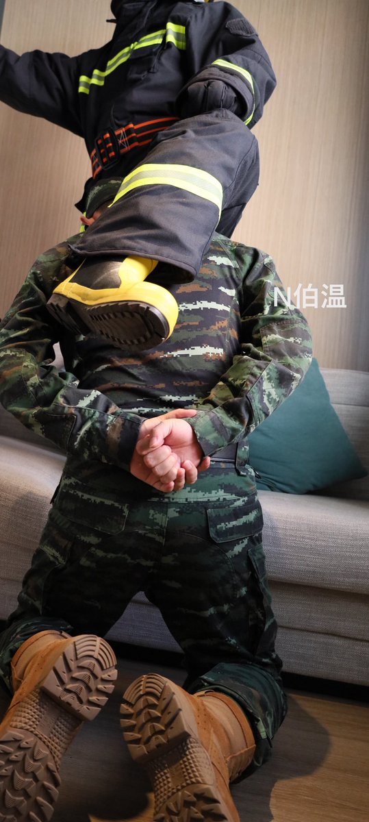 nbtemperature's tweet photo. 贴身全武装 https://t.co/AZjQWNxS3A