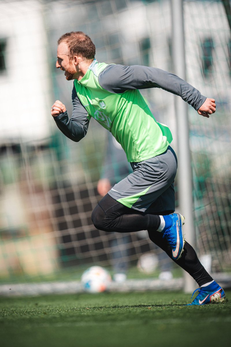 VfLWolfsburg_PT's tweet image. 💬 Dieter #Hecking sobre Maximilian #Arnold: “Max ainda está lidando com seu problema, embora não a ponto de não conseguir jogar. É uma pena que ele ainda esteja lutando com isso, mas ele está superando e determinado a ajudar na situação atual. Cabe a mim decidir se ele começa