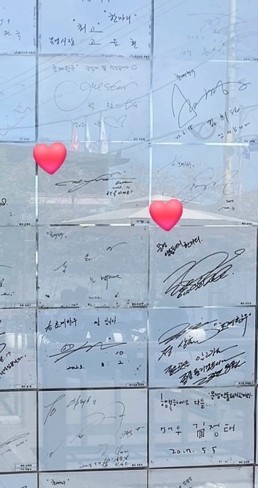 Binjin foodie adventure somewhere far away from seoul 🩷
These 2 would really go above and beyond for a good meal 😘