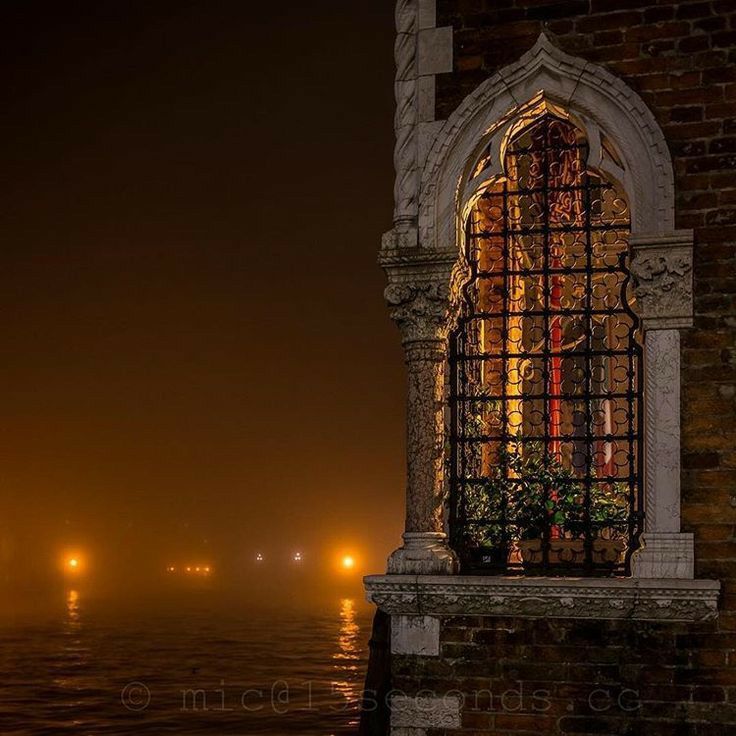BiancoDavinci's tweet image. The most beautiful window in the world, Canal Grande. Venice.