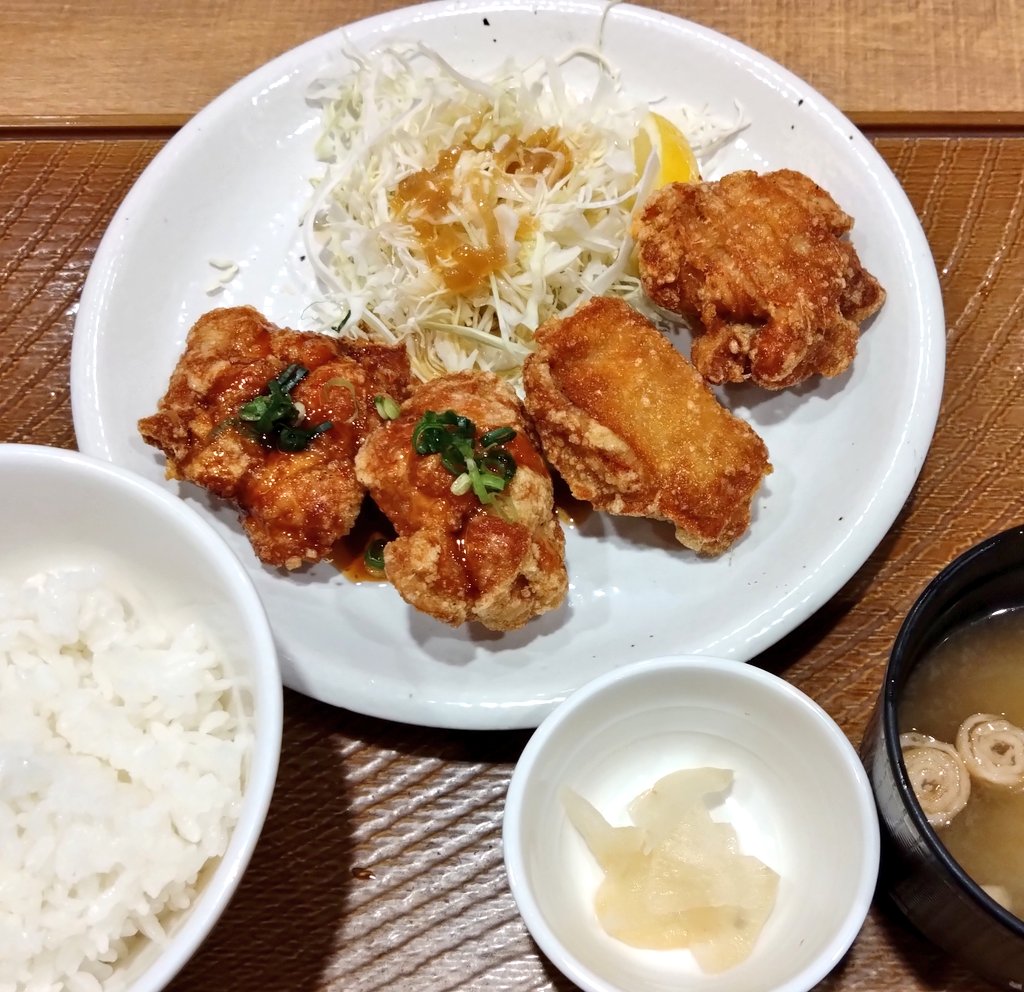 trash_area_e's tweet photo. うめー🥢🐻 https://t.co/9zYecWwmXZ