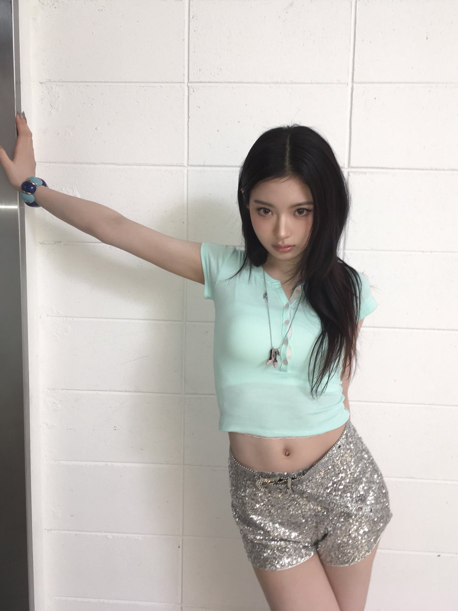 pinii18_'s tweet photo. 야진짜쥰나예뻐 껙 ㅜ https://t.co/w1z5HUJykd