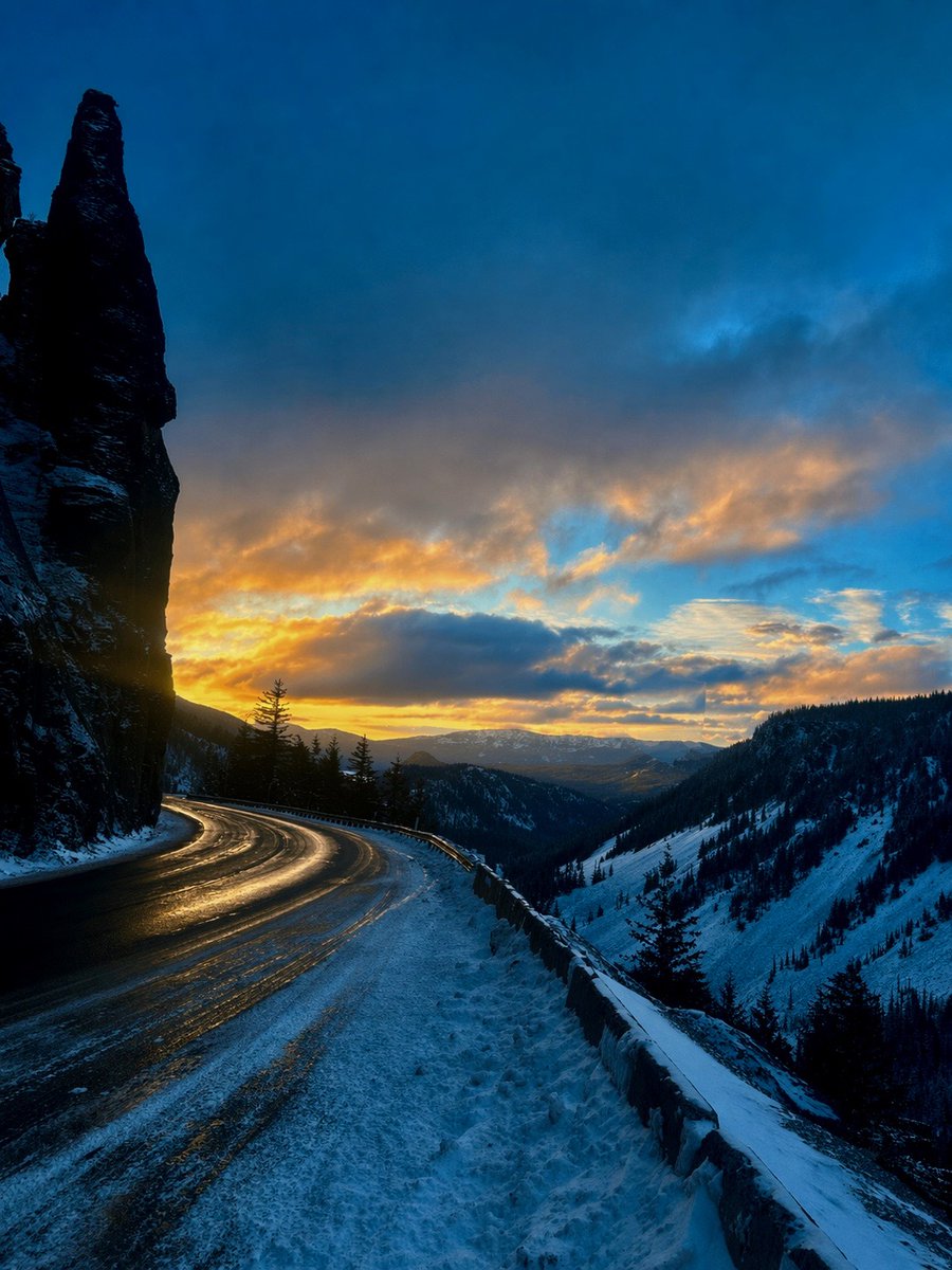 Snoqualmie Pass tweet media