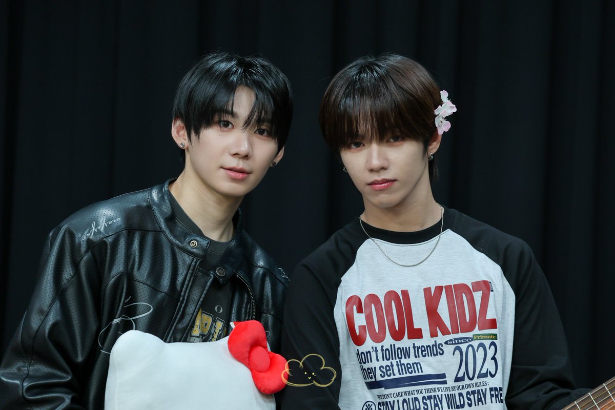 _cloud1O's tweet photo. 250412 내츄럴리뮤직

ෆ⁠╹⁠ ⁠.̮⁠ ⁠╹⁠ෆ

#AHOF #아홉 #HAN #PARKHAN #박한 #JL #제이엘 #HANEULZ #하늘즈 https://t.co/PfeZVKFquJ