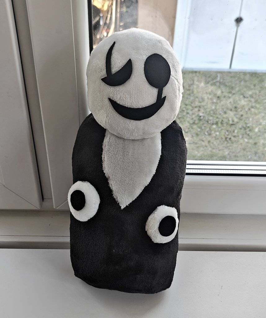 chiyuun0401's tweet image. #GASTER PLUSH IS REAL!!!!!!!!!