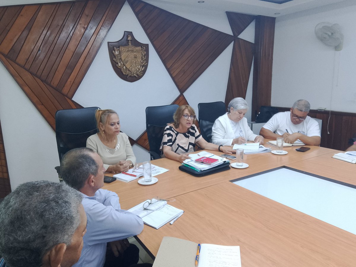 La necesidad de la capacitación constante como garantía de éxito durante futuros procesos electorales es uno de los temas tratados en reunión de trabajo presidida por Alina Balseiro Gutiérrez, presidenta del #CENCuba en visita a #LasTunas.
<a href="/Elecciones_Cuba/">Elecciones en Cuba</a>