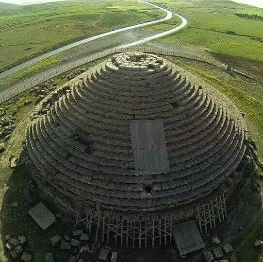 Algeria Gate -English tweet media