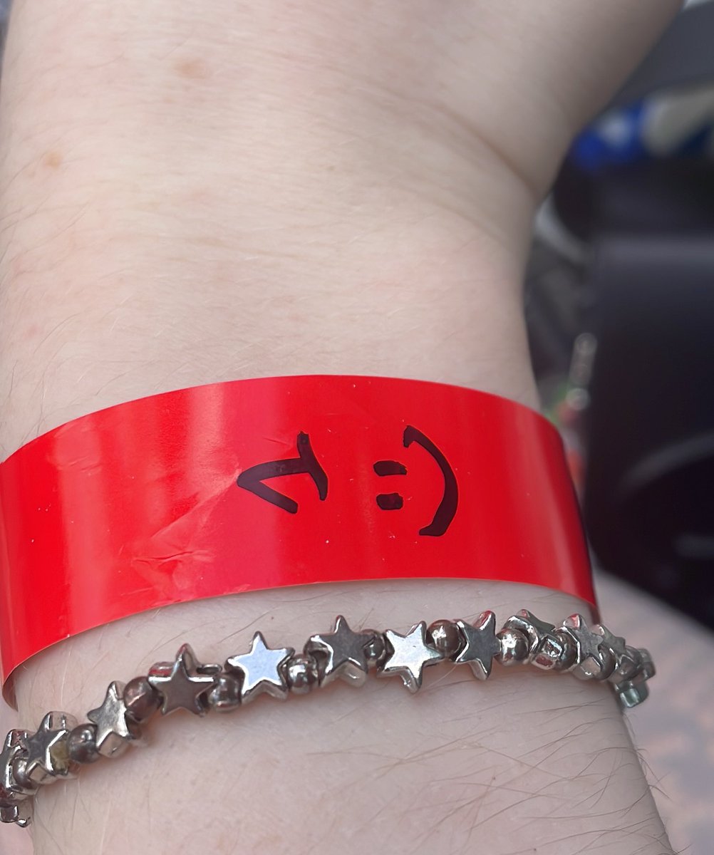 ★ lauren ★ met yves!!! ★ 🍉 tweet media