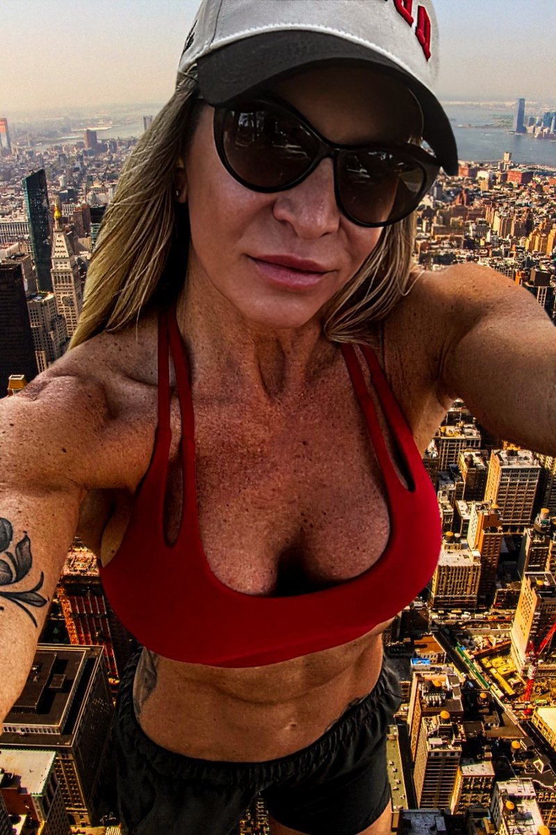 Brando BIGGER tweet media