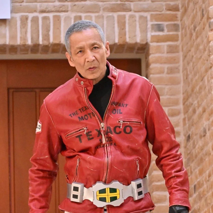 TEXACO！
仮面ライダーSPIRITSのロンリー仮面ライダー編で村雨が着ている服がTTFCのタイクーンの時のだ😳