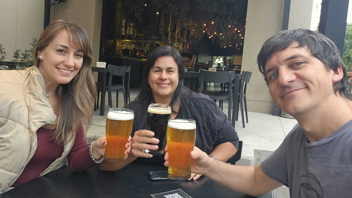 binagora's tweet photo. Our Mendoza 🇦🇷 team passed the day coworking together and later wrapped it up with an after-office 🍻. It’s in these shared experiences that ideas come to life, turning everyday work into something much more human. 🐝
#Binagorians #CoworkingLife #AfterOffice  #CompanyCulture https://t.co/MJWriSKFSn
