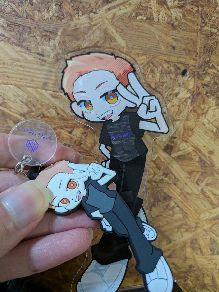 COSUMO0525's tweet image. #UNLWIN
応援してます、金貯まったら全員分買う