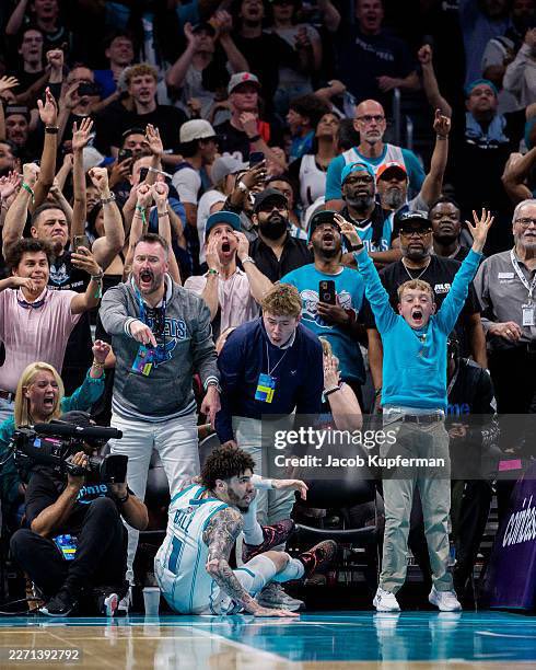 Hornets Lead tweet media
