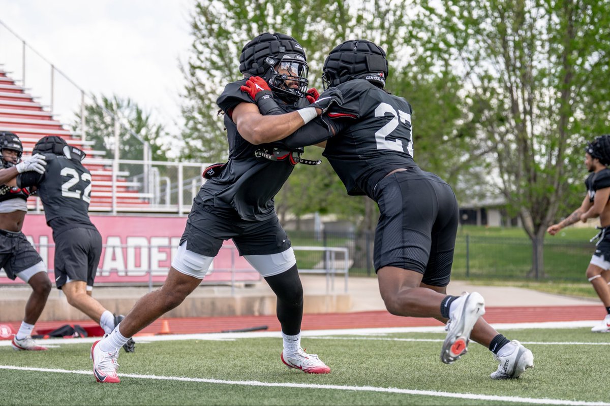 UCMFootballTeam's tweet photo. Setting the standard https://t.co/0mhDhzOB7t