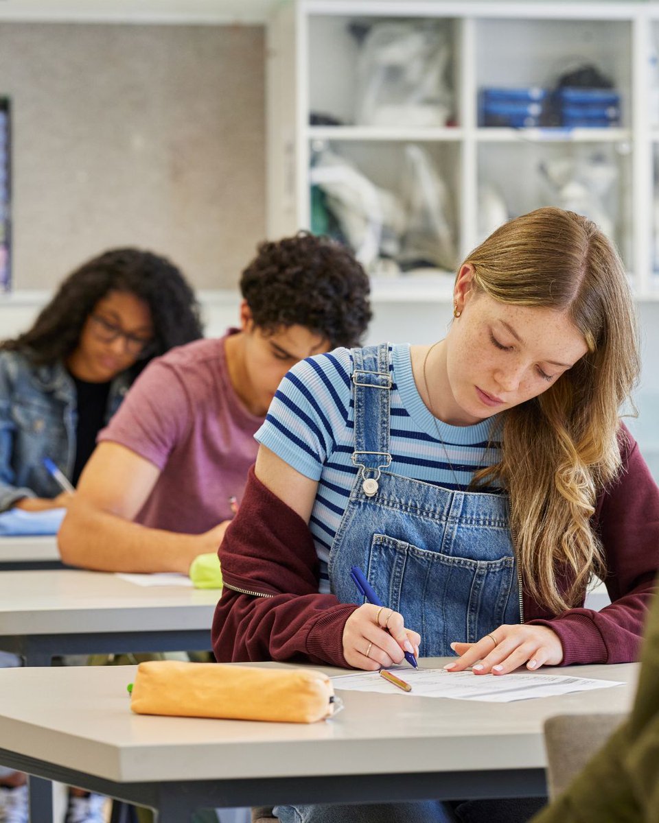 Rose Writing Center tweet media