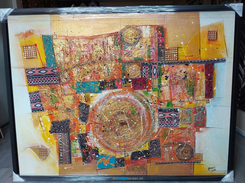 Schilderij van ERON, Indonesische  kunstenaar op Lombok, is ingelijst. Hij maakt oa traditionele taferelen van het Sasak-volk, inheemse bevolking van Lombok.
Het staat klaar voor de klant.

#inlijsten #DeKwakel #Amstelveen #Uithoorn #Aalsmeer #Mijdrecht

deinlijsteraar.nl