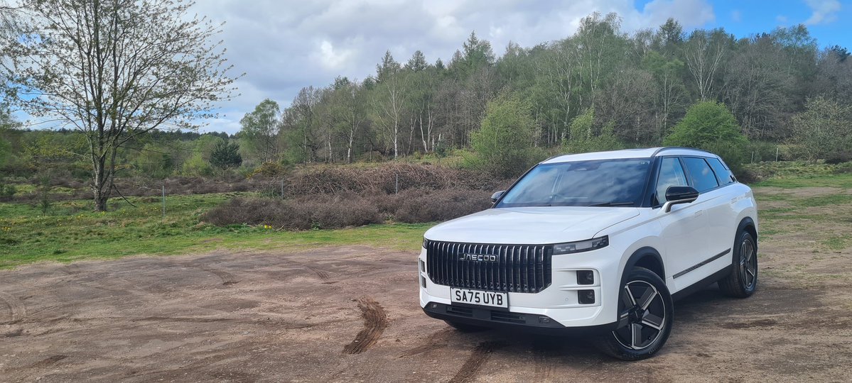 MttRbnsn's tweet image. In March, the best-selling car of them all was this - the #Jaecoo7, with more than 10,000 registered in a month. So far in '26, nearly 16,000 examples of the J7 have found homes here.

One week with this £34,500 #PHEV #SHS #Luxury should therefore hopefully answer the big Q: why?