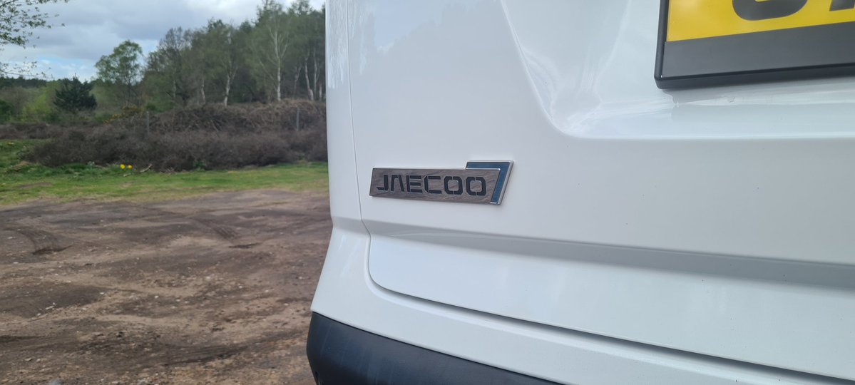 MttRbnsn's tweet image. In March, the best-selling car of them all was this - the #Jaecoo7, with more than 10,000 registered in a month. So far in '26, nearly 16,000 examples of the J7 have found homes here.

One week with this £34,500 #PHEV #SHS #Luxury should therefore hopefully answer the big Q: why?
