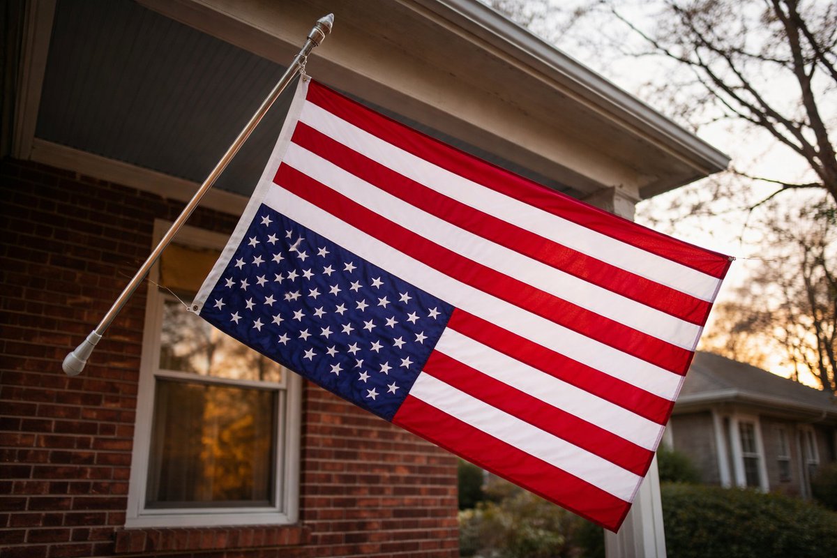 Neef_48's tweet photo. #flag #USAFLAG https://t.co/8lIfg2t6kF