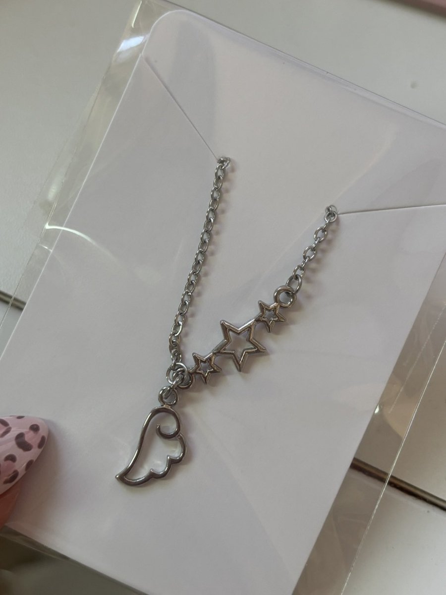 キティ tweet media