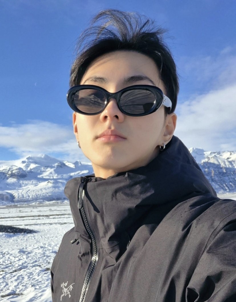 dengan penampilan begini SEKECE INI dan lo berharap orang nggak notis kalok lo idol !!!???? YANG BENER AJAAAA YANG GANTENG JUNGWON😭