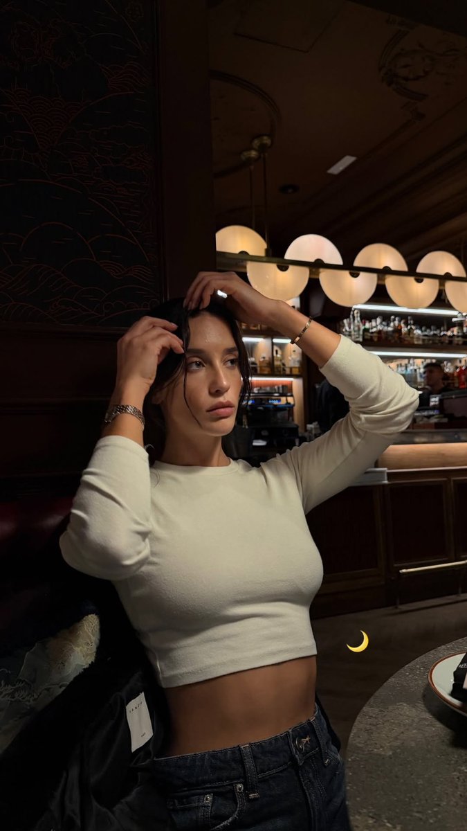 María Pedraza  tweet media