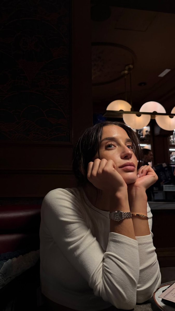 María Pedraza  tweet media