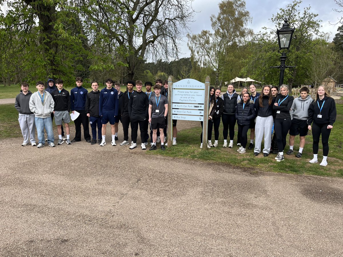 kesacademy's tweet image. Year 12 Practical Sport Day
OCR Level 3 Sport Course Unit 18
OAA task in sandringham ☑️
Individual Sports ☑️
Officiating ☑️
#practical