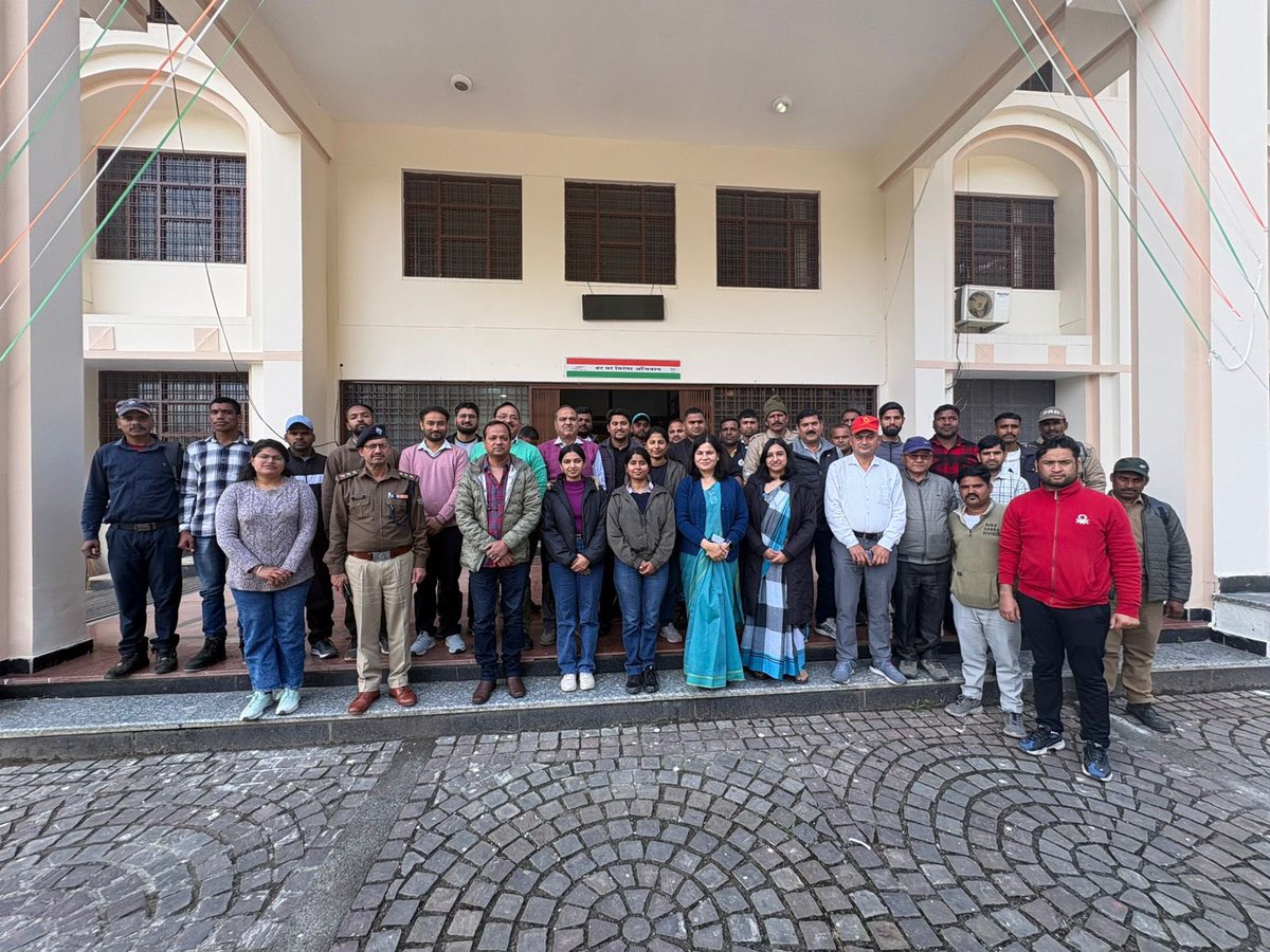 PFAukd's tweet photo. Ahead of Kedarnath Yatra, we trained the mule task force, police &amp; vets in Rudraprayag on the PCA Act.

Tourists — your part:
→ Don't ride horses/mules
→ Report cruelty on the track

#kedarnathyatra #equinewelfare https://t.co/WVq7laFtco
