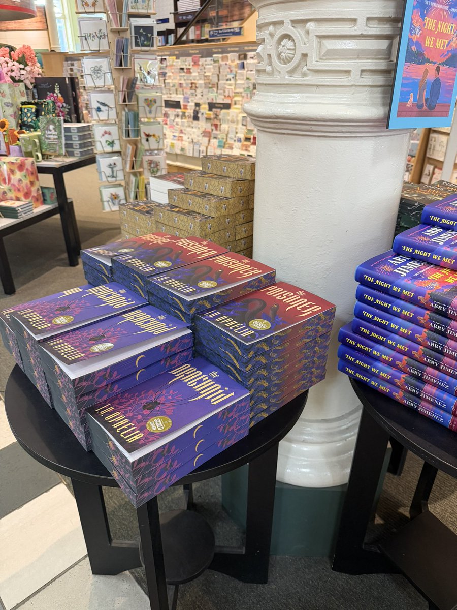 I.V. Ophelia tweet media