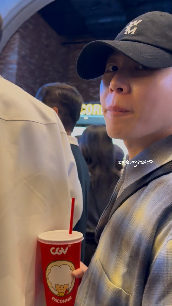 annyeongitsbie's tweet image. 260416 짱구 VIP시사회
Audition 109 VIP Premiere

#하성운 #워너원 #WannaOne #Hasungwoon