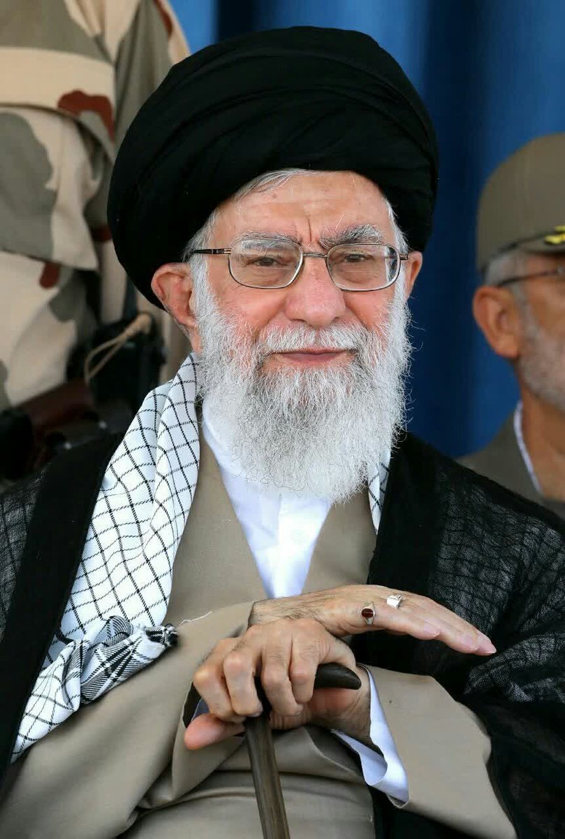 دلی یا دلبری؟ یا جان یا جانان؟ نمی‌دانم
همه هستی تویی فی الجمله این و آن نمی‌دانم