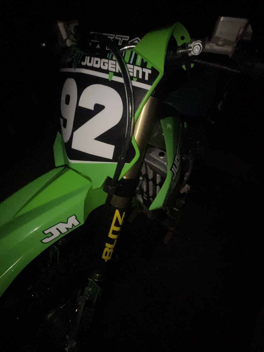 ryoutarou220's tweet photo. 全日本モトクロス第2戦
九州大会、北海道から行ってきます❗️

まずは、またまた21時間の船旅が始まります……😅 https://t.co/TdUVWJCaWJ