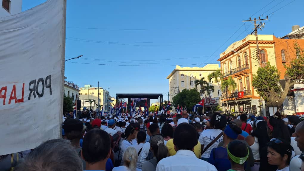 Actividad en 23 y 12 por el carácter socialista de nuestra revolución!
La <a href="/FacEstHab/">Facultad de Estomatología de la Habana</a> de la <a href="/UCMHabana/">Universidad de Ciencias Médicas de La Habana</a> ¡presente!

#CubaViveEnSuHistoria 
#FidelPorSiempre 
#AbrilDeVictorias