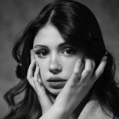 ZZuhraxon's tweet image. Obsessed with Zeynep Atılgan’s portrayal of Fadime. 😍 She’s not only stunningly beautiful but her acting skills are pure perfection. A natural talent! 🌟 #ZeynepAtılgan #Fadime #Breathtaking Performance