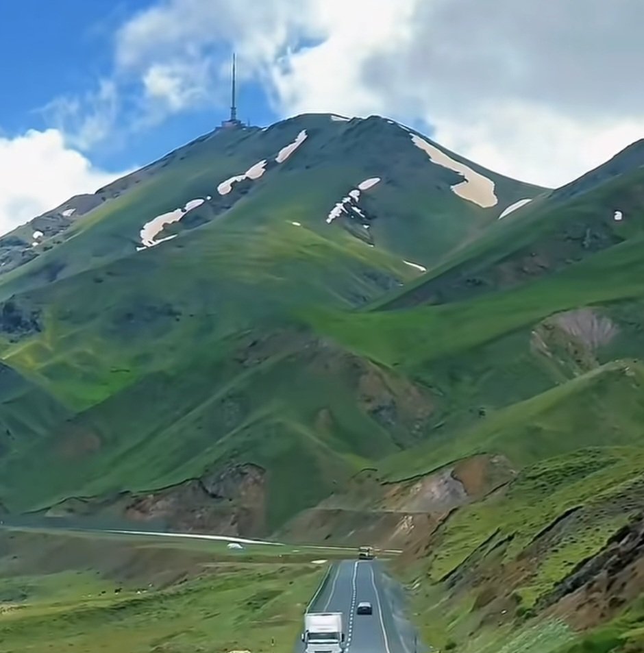 Gerçek dostlar birbirinden uzakta iken de birbirlerinin ne düşündüklerini nasıl davranacaklarını bilirler.