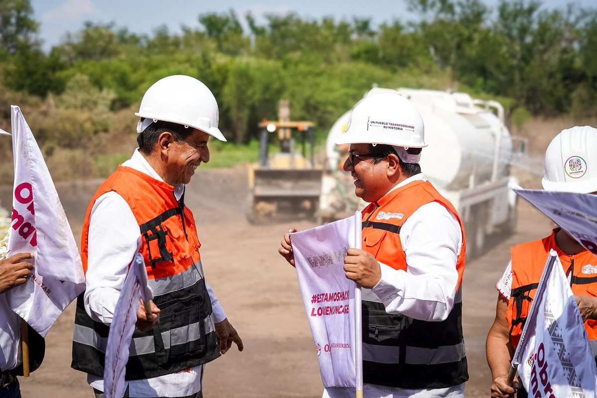ContraProMx's tweet photo. 💧💦⛲Inicia Gobierno de #Oaxaca construcción de Planta de Tratamiento de #AguasResiduales en Asunción #Ixtaltepec 💦💦
 
•Esta obra que responde a una demanda que fue ignorada por administraciones anteriores beneficiará a más de 7 mil 600 habitantes

Asunción Ixtaltepec, Oax. 15 de abril de 2026.- Para responder a una demanda que fue ignorada por administraciones anteriores, el Gobierno de Oaxaca a través de la Comisión Estatal del Agua para el Bienestar (@CEABIENESTAR), puso en marcha la construcción de una Planta de Tratamiento de Aguas Residuales en el municipio Asunción Ixtaltepec, región Istmo de #Tehuantepec. 

Esta obra beneficiará a más de 7 mil 600 habitantes, la cual contará con tecnología moderna y una capacidad para tratar 18 litros por segundo; además tendrá procesos eficientes que garantizarán su funcionamiento integral y sostenible. 

Durante su participación, el titular de la Ceabien, Neftalí Amigdael López Hernández resaltó que este arranque no solo representa infraestructura digna, sino un acto de justicia social.

“Es una acción que marca un antes y un después para este municipio, buscamos llevar dignidad, bienestar y un mejor futuro para las familias de Ixtaltepec haciendo lo que nunca antes se había hecho”, concluyó.

-0-