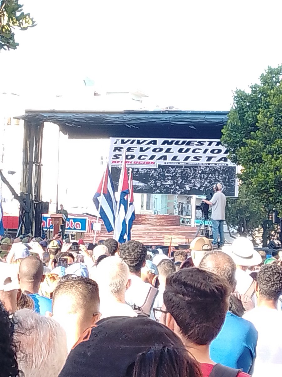 Simax presente en el acto por el 65 Aniversario de la Declaración del Carácter Socialista de la Revolución Cubana